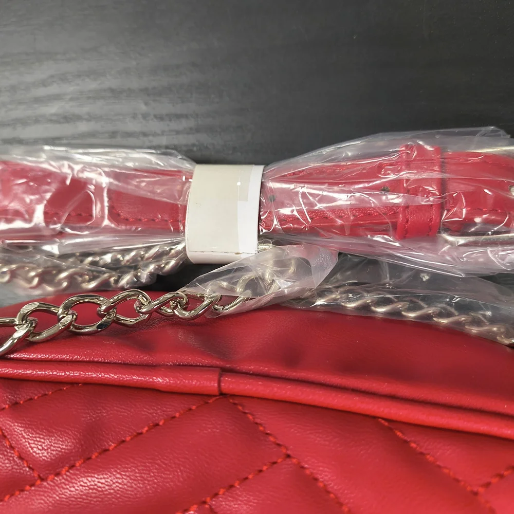 Badgley Mischka Red Quilted Crossbody Bag - Picture 3 of 4